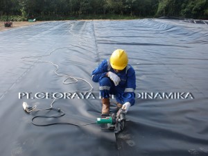 Georaya Installer HDPE